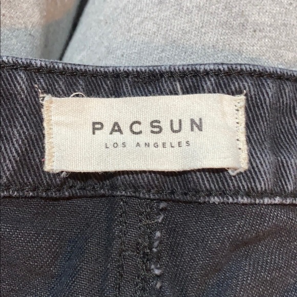 Black jean shorts - Picture 3 of 4